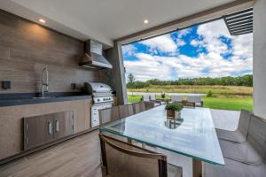 Elegant Luxury Townhouse Near Disney Parks