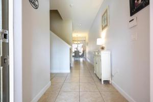 Ev89270 - Paradise Manor