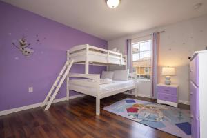 Ev89270 - Paradise Manor