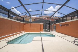 Ev89270 - Paradise Manor