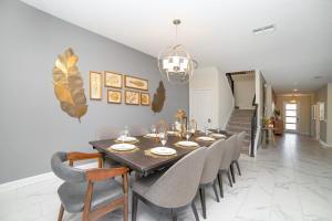 Ev8812 - Legends Landing