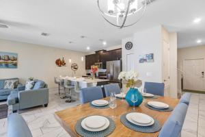 Ev1566 - Champions Cove