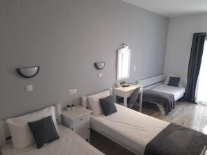 Happy Days Rooms & Studios