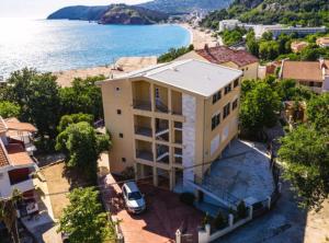 Beachfront Sunset Apartments Sutomore