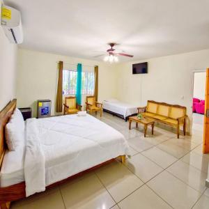 Hotel y restaurante el faro resort