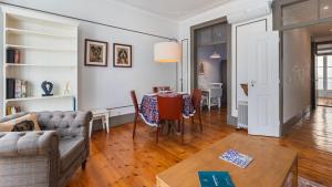 Classic Tagus River View Apartment by LovelyStay