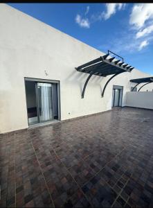 Apartment avec piscine,terrasse, balcon