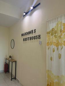 MardOnes Resthouse at Borneo Cove