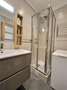 A deux pas de lArc de Triomphe Studio tout équipé