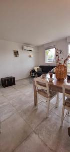 Cigale de mer 2 Plage et centre ville