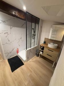 Charmant T3 Aristide - Wifi & Parking facile