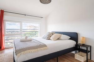 T3 spacieux en duplex, balcon, parking, métro