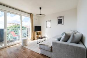 T3 spacieux en duplex, balcon, parking, métro