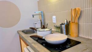 Design e Conforto no Coração do Gonzaga | Piscina Vista Mar