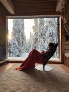 Handcrafted Log Chalet Villa Aarreaitta