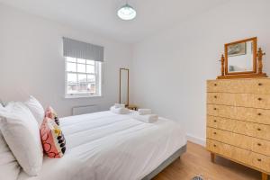 4 Bed in Holt oc-2358