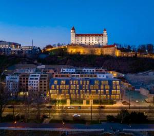 Chic Loft by Castle&Danube Old town Free Parking