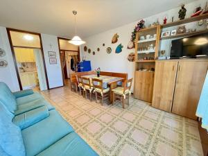 Spacious beachside flat with terrace