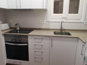 ApartEasy mid-term ONLY for VACATIONS stays, BORRELL