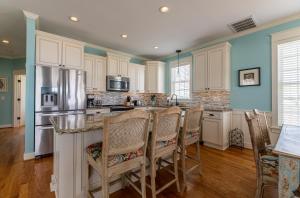 OBX Perfect Landing - KH MP 5, Ocean View, 1 Block to Beach, Fenced Yard, Flex Stays