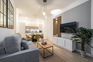 Naranjas y Limones Málaga, by Homing U