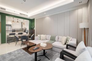 Boutique 1BHK at Nobles Tower By Czechin