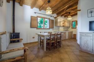 GuestHost - Lovely Villa with Sea View Terrace