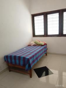 Budget Solo Studio with Kitchen