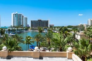 Beach Club Modern Condo C Building