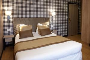 Hotels Best Western Le Cheval Blanc -Centre- Vieux Port : photos des chambres