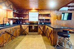Turner Escape Cabin 2
