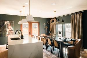 The Fairway House with Luxe Design, Sauna and Mini Putt
