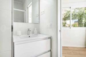 Bright & Central Charming Apartment REMS