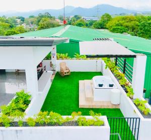 The Penthouse with Outdoor Jacuzzi