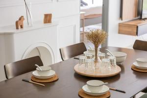 Serene Minimalist Family Retreat 2-7pax 8 min to BoH
