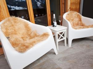Secret Place Luxury Top Floor with Jacuzzi a Dream in Old Wood
