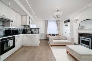 Stunning 2-bed, 2-bath Property In Central London