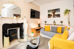 Tree Tops Views Beautiful Home in Afan Forest By STAE-Homes