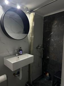 Central modern renovated mezzanine