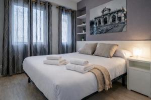 Apartamento Plaza de Castilla II - Urbano con Estilo y Funcional