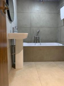 Hotel Emora Keys, 500 Mtrs From Madikeri Fort