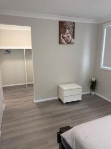 Bright Family-Friendly Home 5 bedrooms