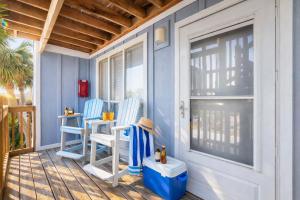 Sea Horse 611- 2 min walk 2 beach