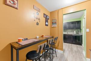 Spacious 3BR Condo in DTWN