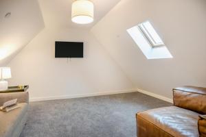 3 Bed in Newport oc-p34126