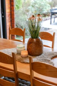Anna-Helena - Cosy Wooden Chalet in the Forest