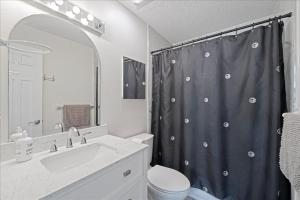 Beautiful Waterfront Condo short walk to the beach your search ends here