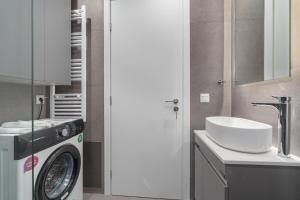 M58 Pool Residence - Glyfada Central - Miltiadou 58 by K&M