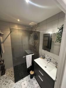 Cocon indépendant dans villa, idéalement situé entre Sommières, Montpellier et les plages Palavas, Carnon