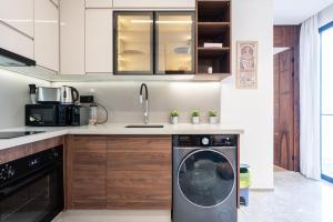 Luxury one bedroom in Triangle dor with rooftop pool